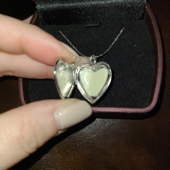 Locket necklace - Picture 2 of 2
